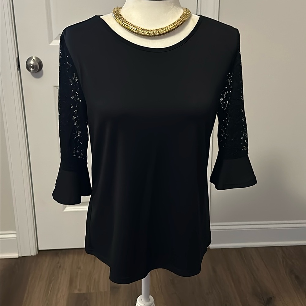 MEAKEOR BLACK BLOUSE. Size M. Pre-Loved. In great condition.